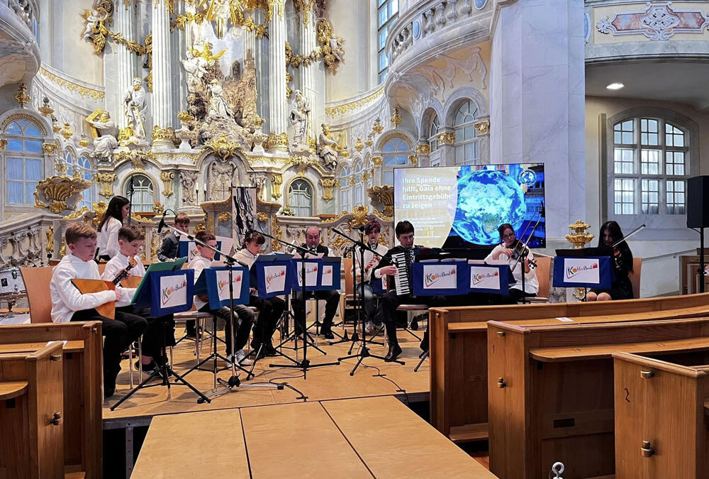 Gaia-Präsentation in Dresdner Frauenkirche: Kolibri-Band tritt auf